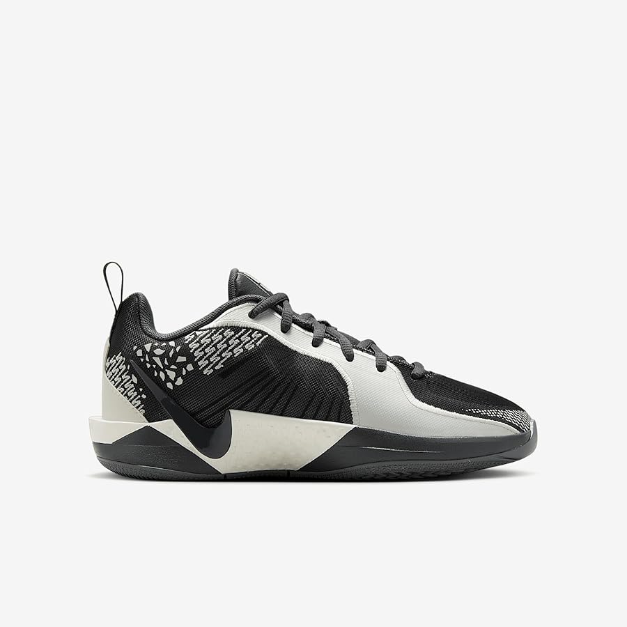 Amazon.com | Sabrina 2 Big Kids' Basketball Shoes (FQ7376